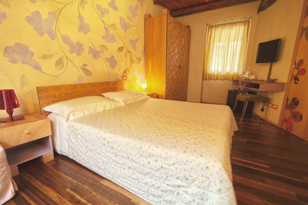 Dimora Le Nove Fate Hotel Bergamo Exterior photo